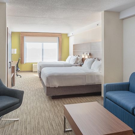 Holiday Inn Express & Suites - Belleville By Ihg Luaran gambar