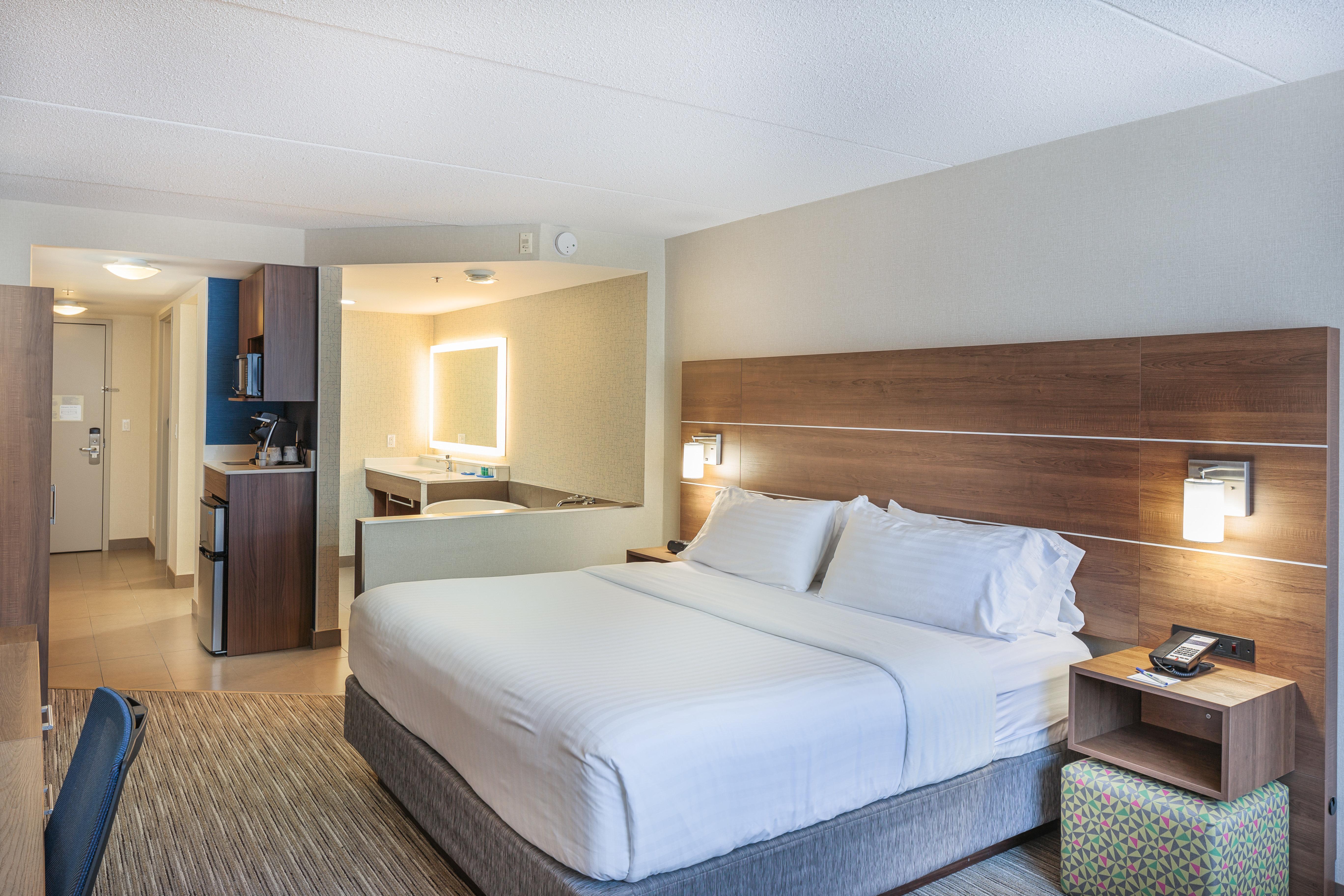 Holiday Inn Express & Suites - Belleville By Ihg Luaran gambar