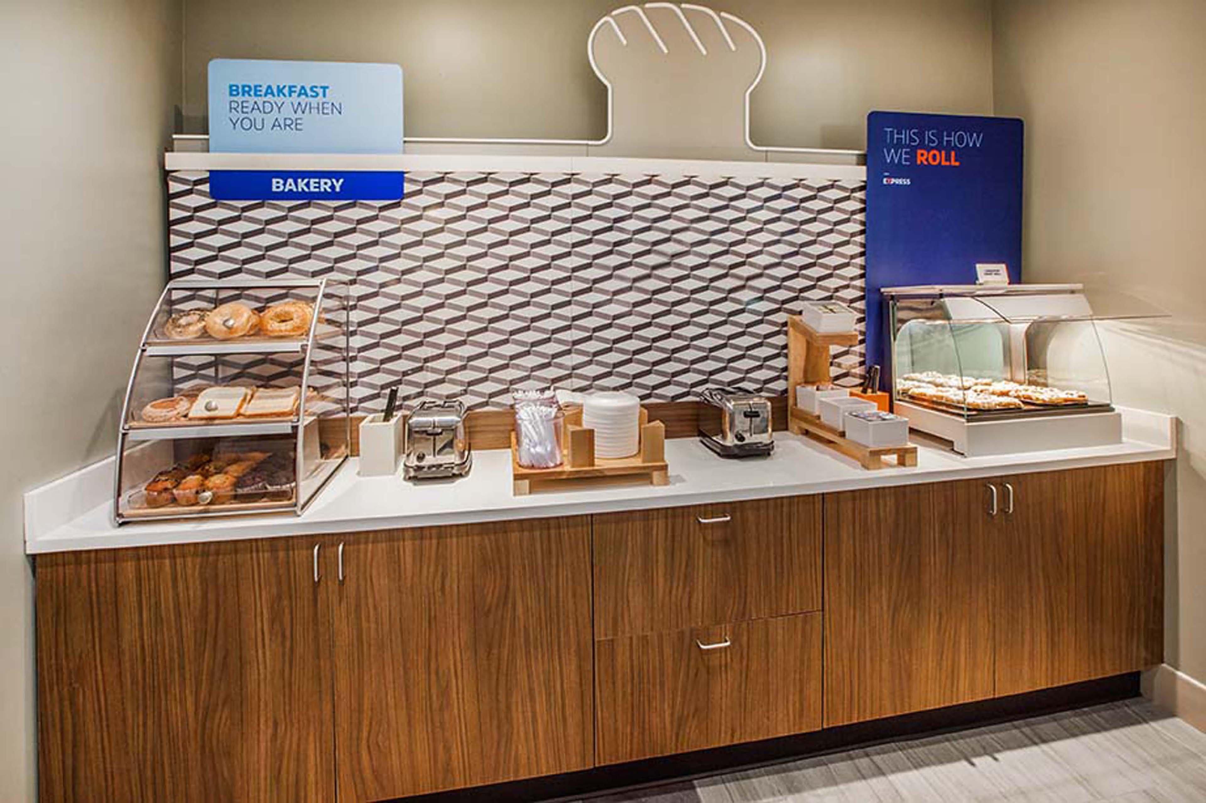 Holiday Inn Express & Suites - Belleville By Ihg Luaran gambar