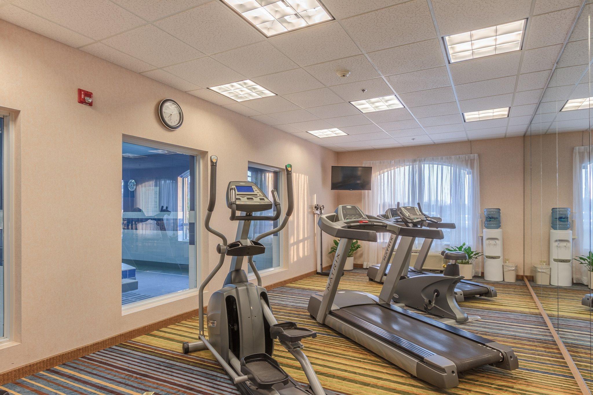 Holiday Inn Express & Suites - Belleville By Ihg Luaran gambar