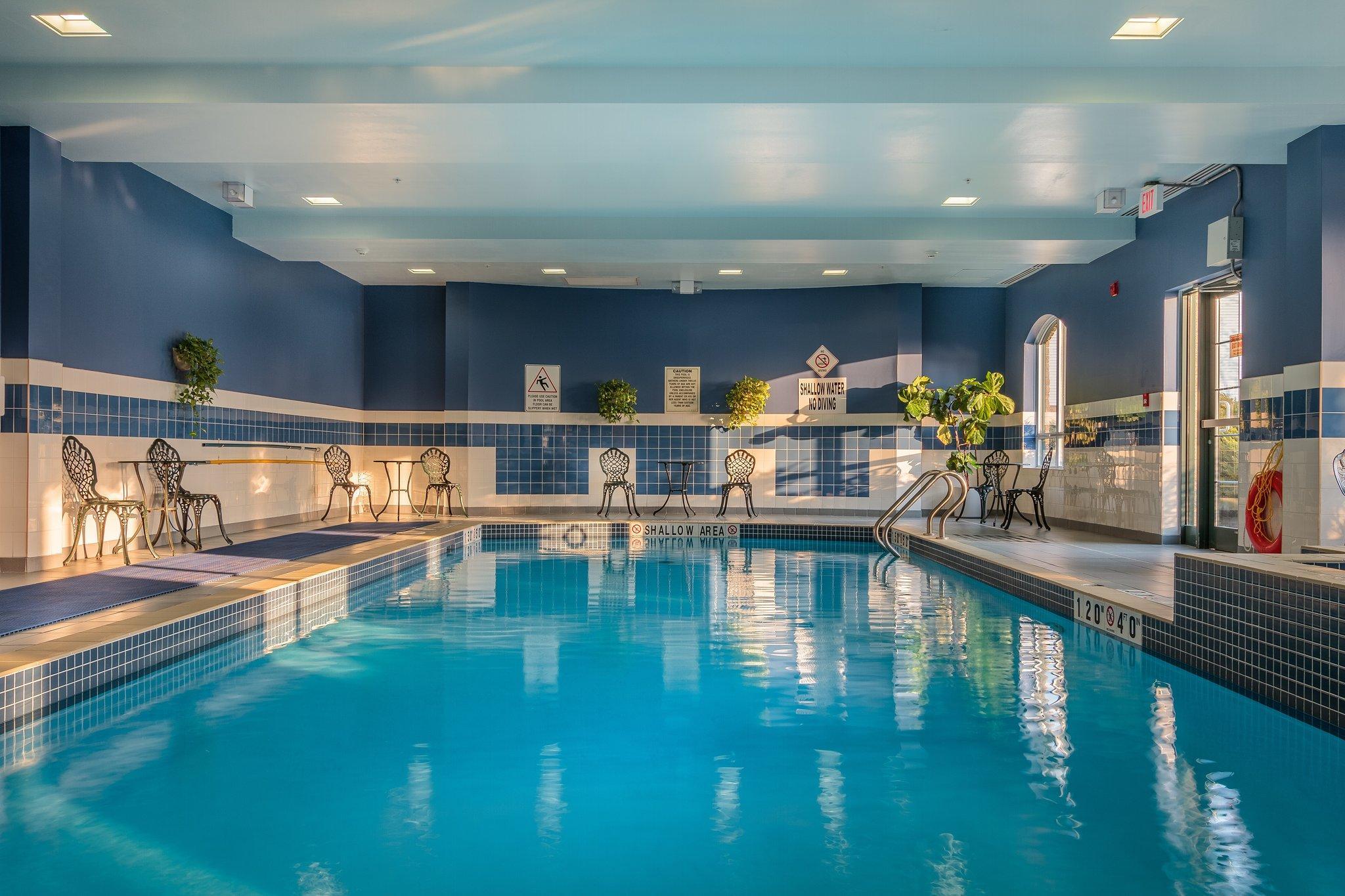 Holiday Inn Express & Suites - Belleville By Ihg Luaran gambar