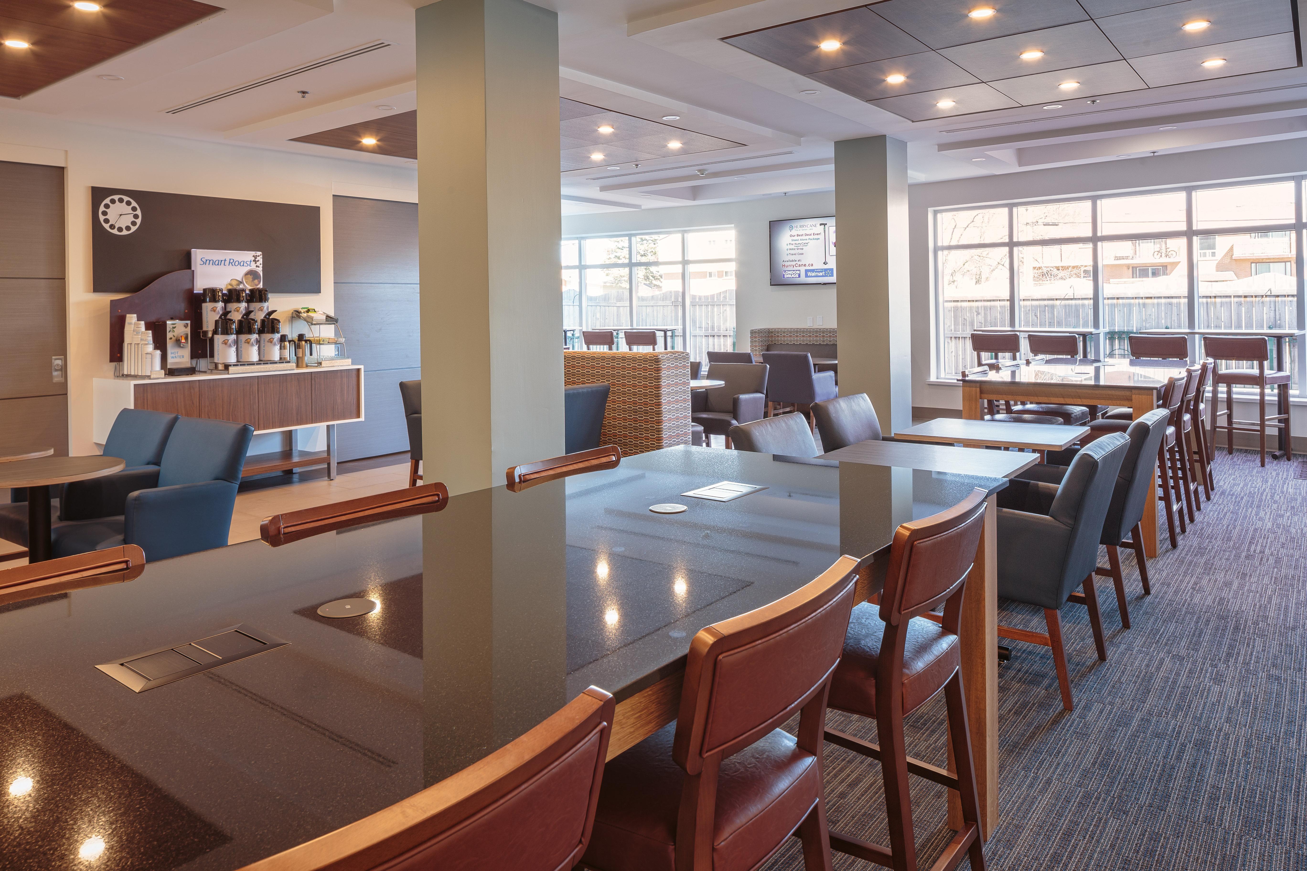 Holiday Inn Express & Suites - Belleville By Ihg Luaran gambar