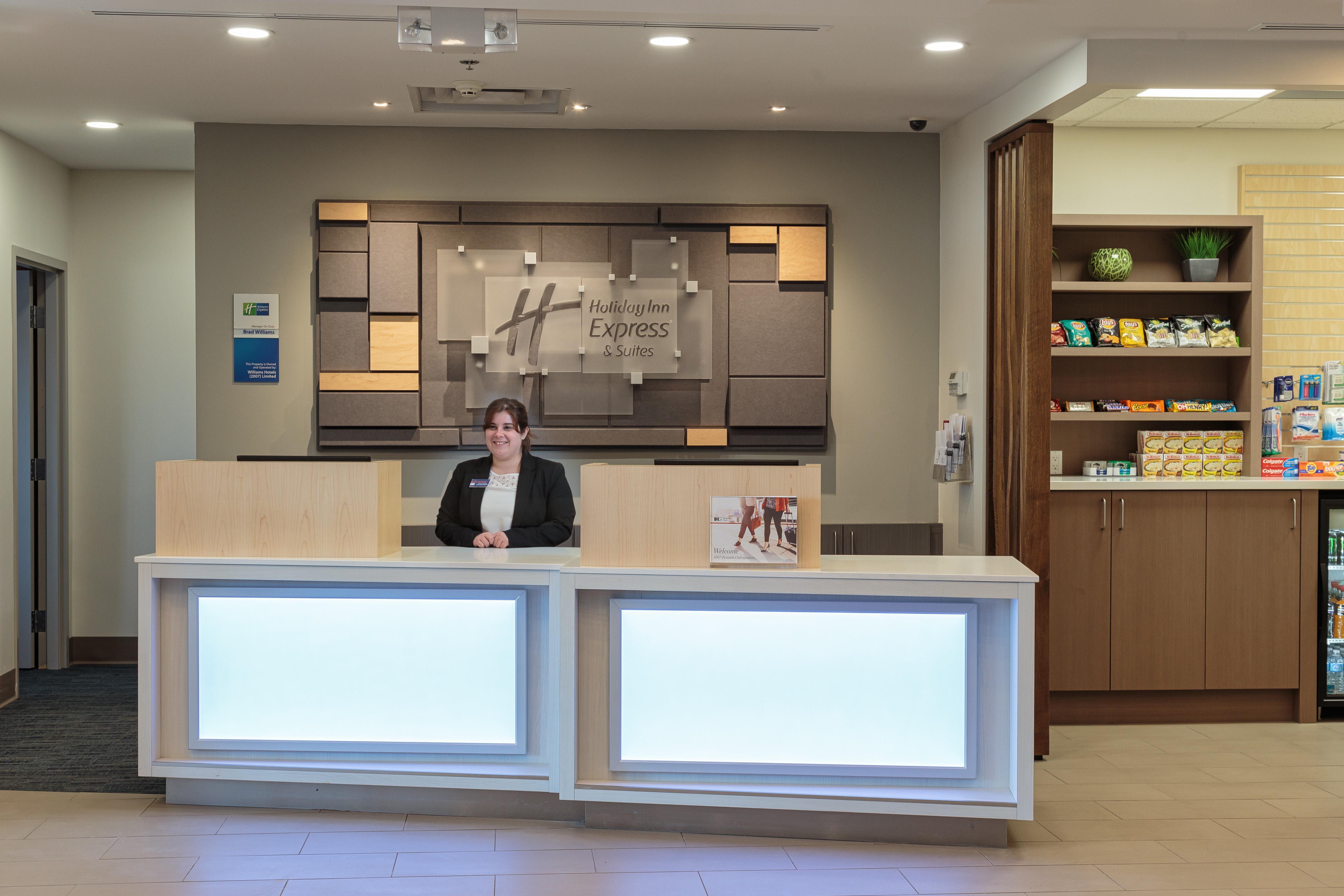 Holiday Inn Express & Suites - Belleville By Ihg Luaran gambar