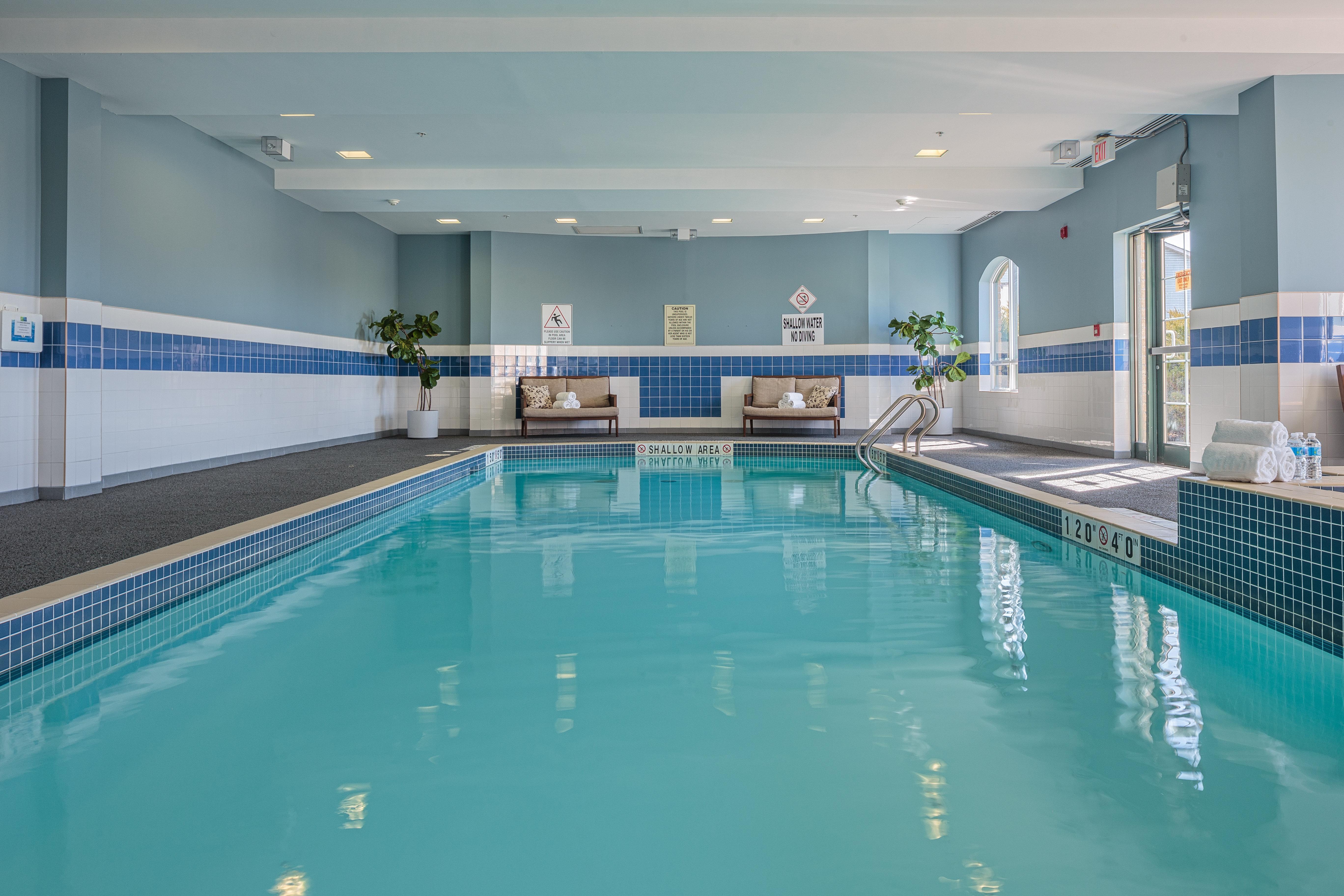 Holiday Inn Express & Suites - Belleville By Ihg Luaran gambar