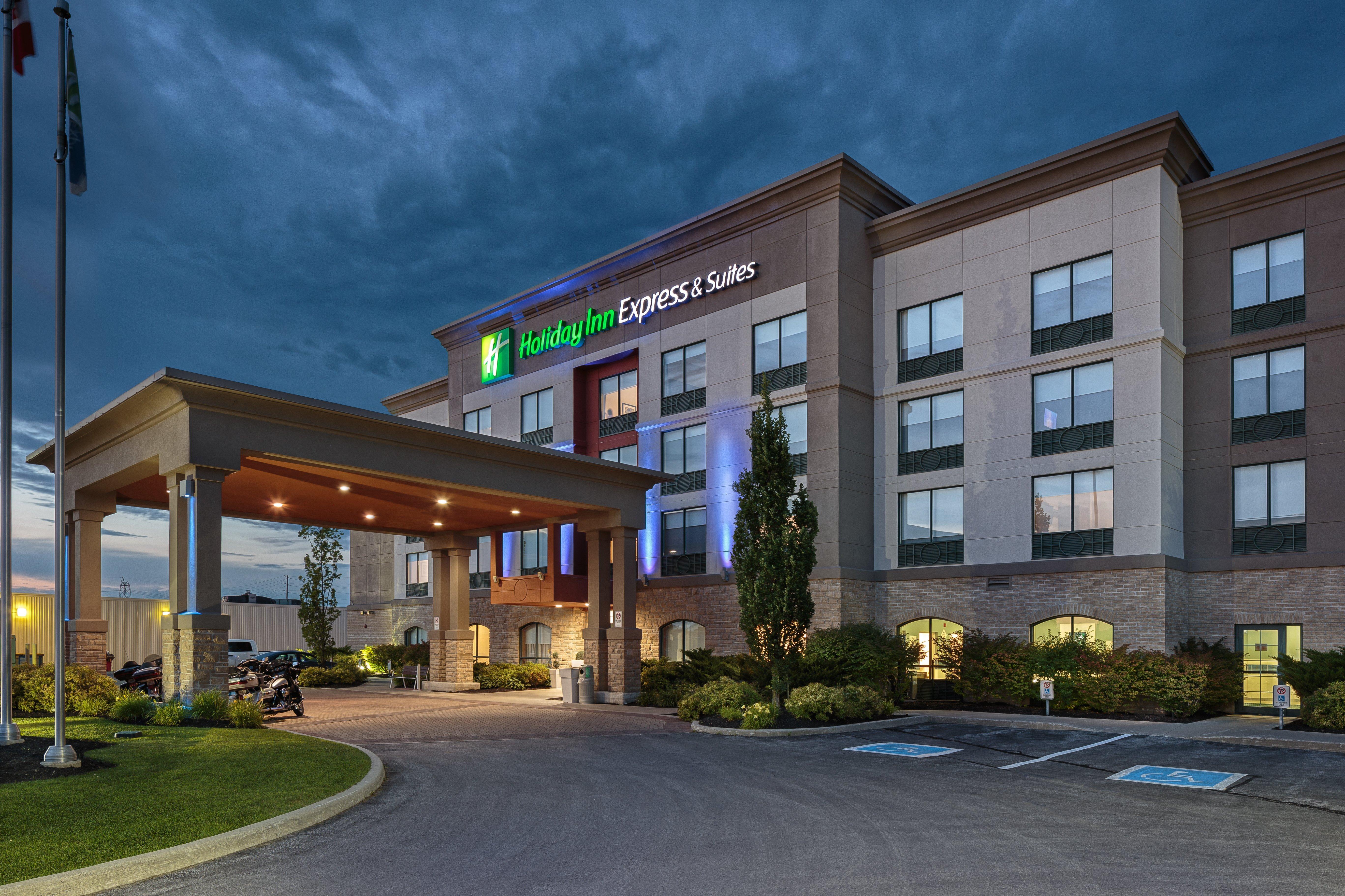 Holiday Inn Express & Suites - Belleville By Ihg Luaran gambar