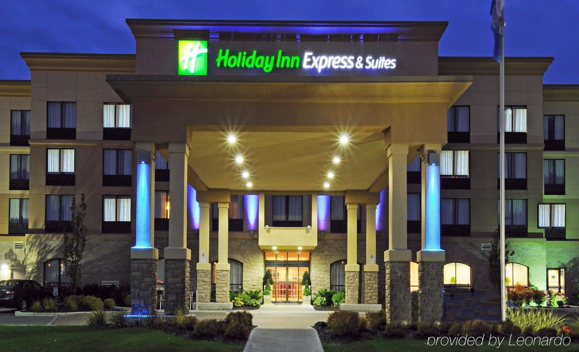 Holiday Inn Express & Suites - Belleville By Ihg Luaran gambar
